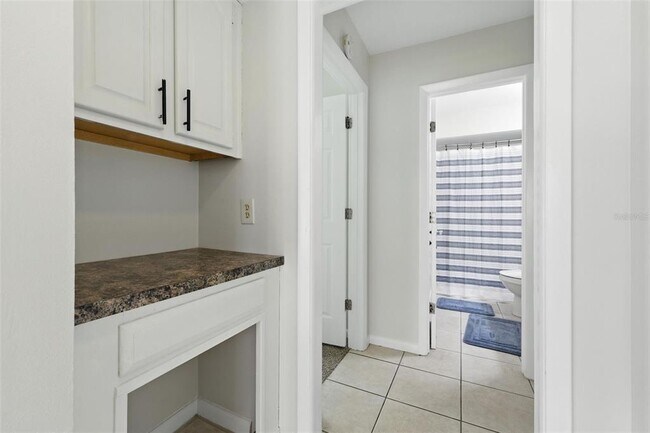 Building Photo - 3614 Pine Knot Dr