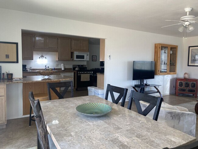 Building Photo - Furnished 2BR Joshua Tree Retreat | Ideal for 3–6 Month Stay |