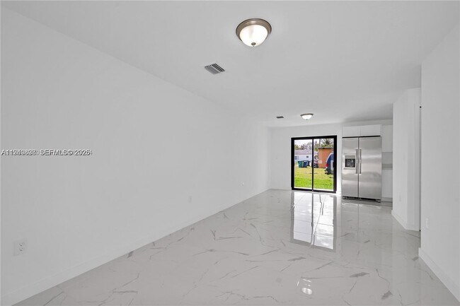 Building Photo - 673 NW 14th St