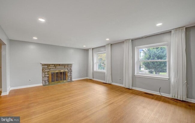 Building Photo - 11 Providence Rd