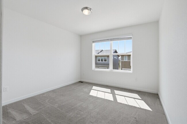 Building Photo - $2,735.95 - 3 Bed, 2.5 Bath Home in Loveland with Central AC, and In Unit Laundry!