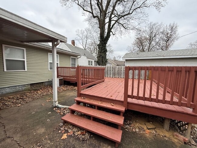 Building Photo - 2662 S 7th St