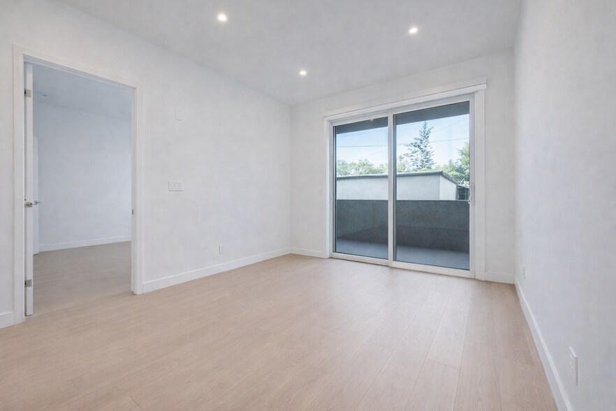 Building Photo - 5851 W 88th St