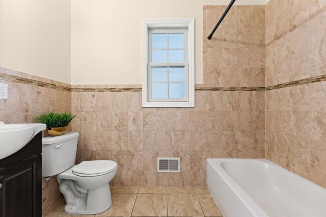 Building Photo - 23 Reynolds Ave