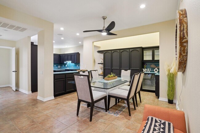 Building Photo - 29 Lakeshore Dr