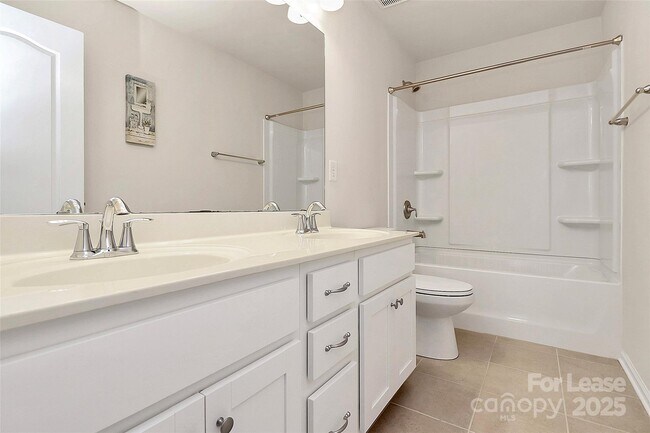 Building Photo - 16027 Harbor Hill Dr