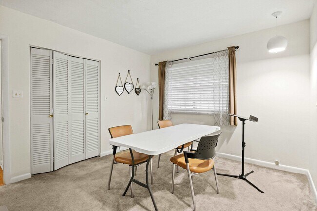 Building Photo - 204 Ruby Hubbard Way