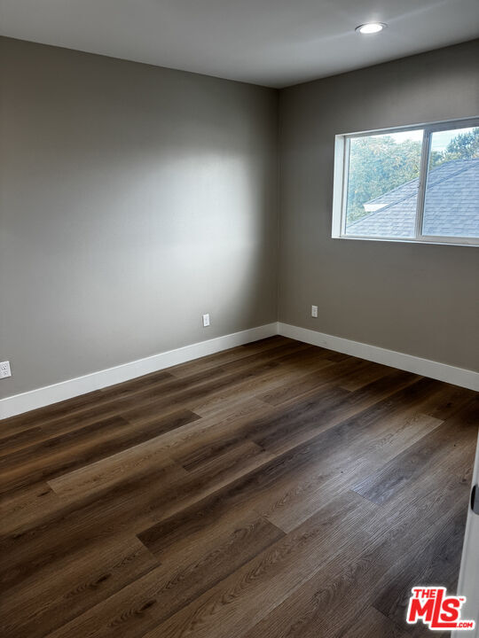 Building Photo - 731 E 33rd St