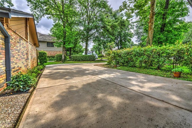 Building Photo - 5319 Windy Lake Dr