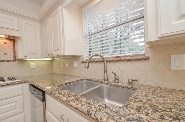 Building Photo - 1035 Western Meadows Dr