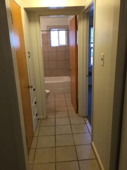 Building Photo - 404.5 S Kimball St