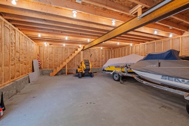 Building Photo - 36 Lark St