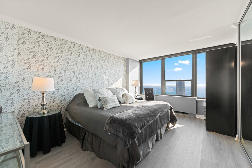 Building Photo - 1560 N Sandburg Terrace