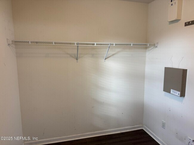 Building Photo - 348 Auburn Oaks Rd E