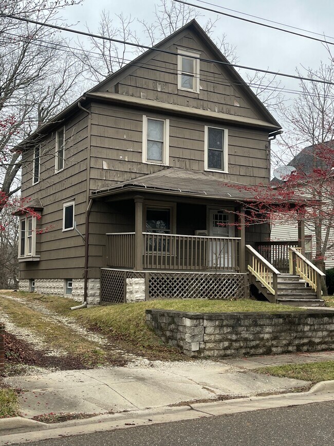 Primary Photo - 1029 Harpster Ave