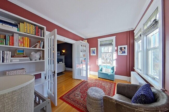 Building Photo - 27 Cranston Ave