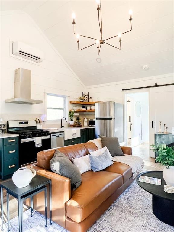 Building Photo - 300 Burbano Creekside Lndg