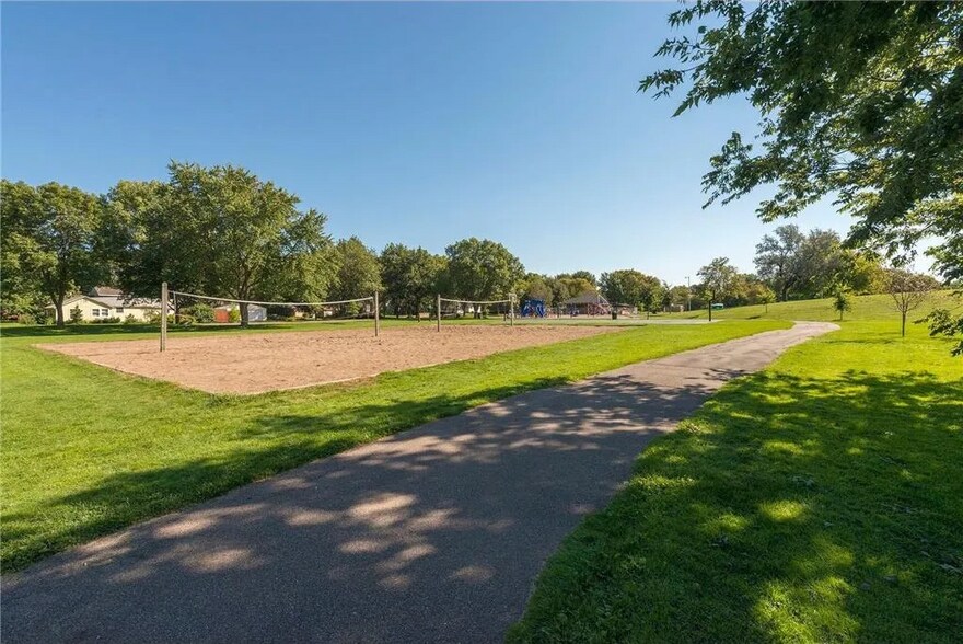 Building Photo - 935 11th Ave S