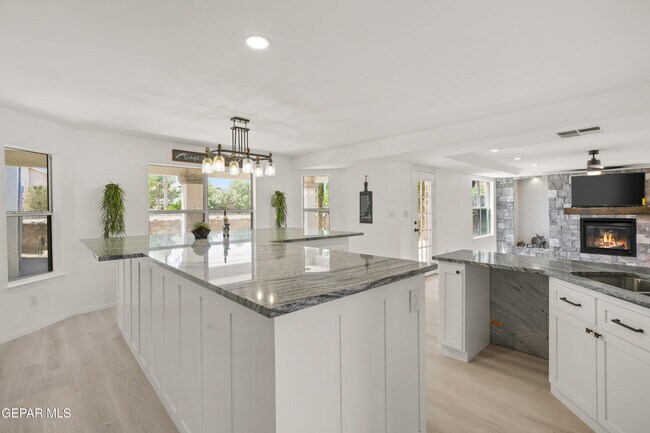 Building Photo - 3209 Tierra Ave Pl