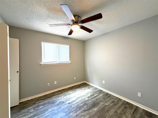 Building Photo - 317 W William Cannon Dr