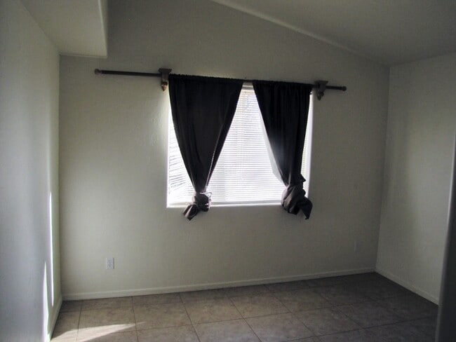 Building Photo - 3BR/2BA, 3-car garage, 1854 sq.ft. home in...