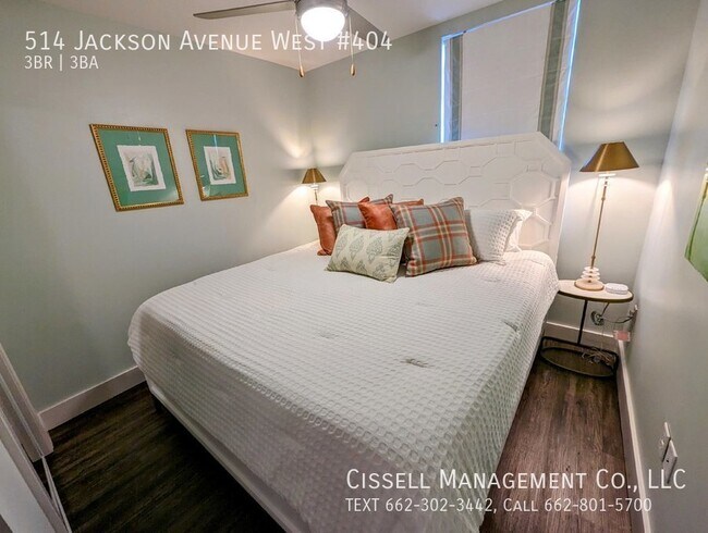 Building Photo - 514 Jackson Avenue West #404