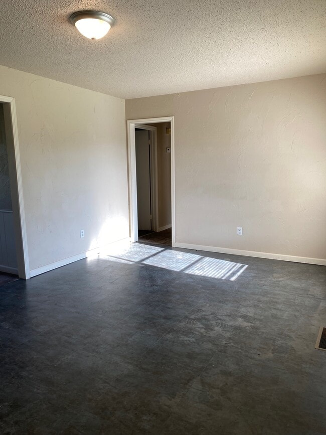Building Photo - 4808 Sunset Terrace