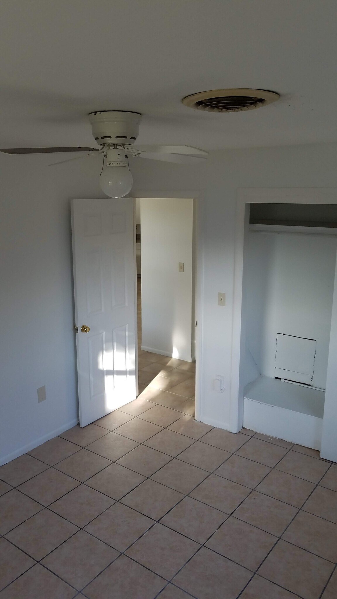 Building Photo - 443 Granada Blvd