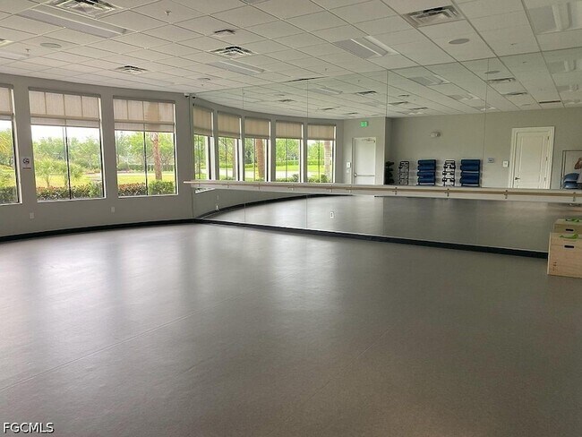 Building Photo - 14882 Portico Blvd