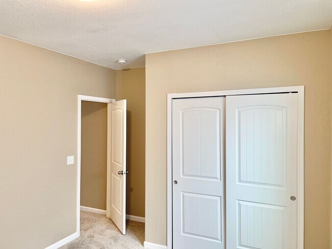 Building Photo - Built in 2021- Stunning 5 Bedroom 4 bath H...