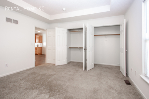 Building Photo - 10205 W 59th Terrace