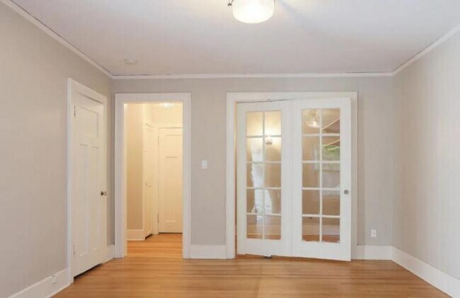 Building Photo - 1 bedroom in Seattle WA 98102