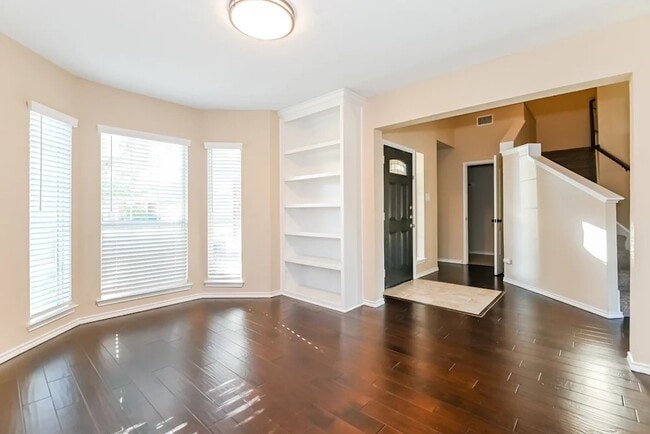 Building Photo - 120 Lightning Trl