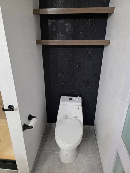 Master bathroom - 16078 E Elk Dr