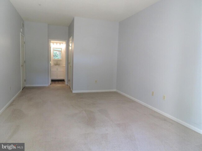 Building Photo - 113 Dresher Woods Dr