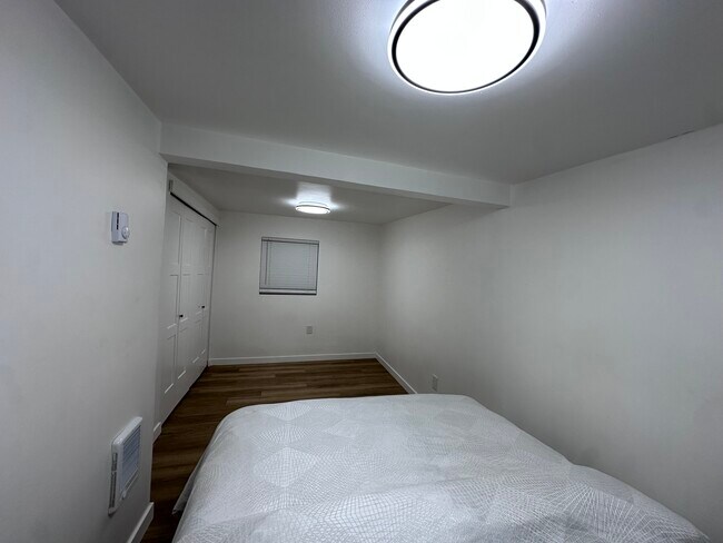 Building Photo - 1747 NE 147th St