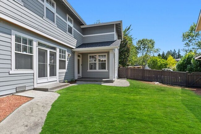 Building Photo - Immaculate Redmond Ridge Air-Conditioned B...