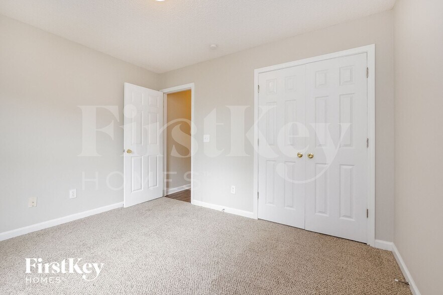 Building Photo - 1296 N Hampton Dr