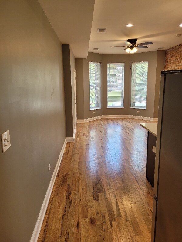 Building Photo - 519 W 65th Pl