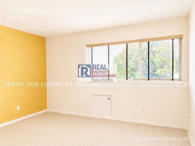 Building Photo - 1535 SW Clay St