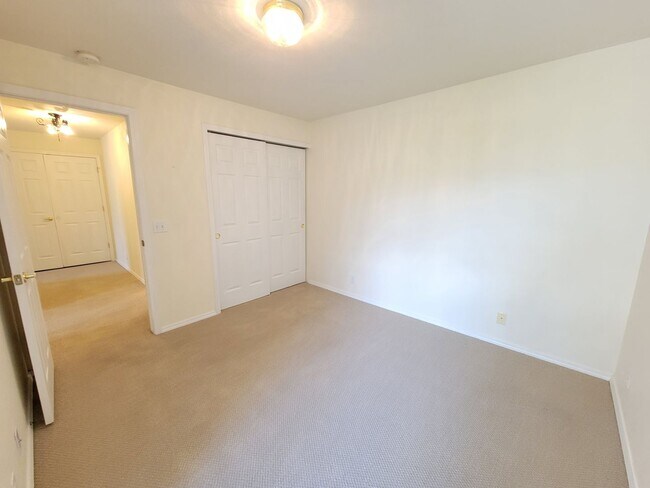 Building Photo - 3650 Strawberry Field Grove