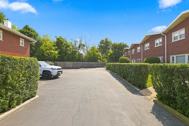 Building Photo - 630 Hibbard Rd
