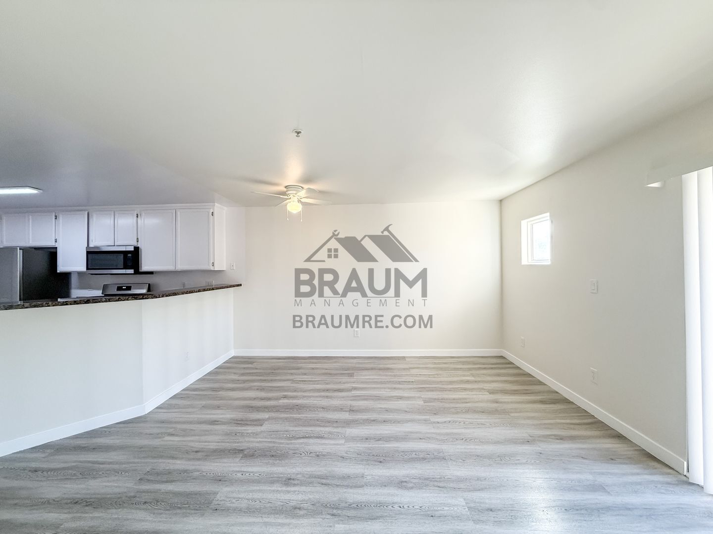 Building Photo - 7323 Winnetka Ave