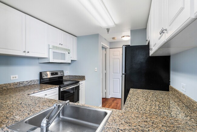 Kitchen - 100 Old Palisade Rd