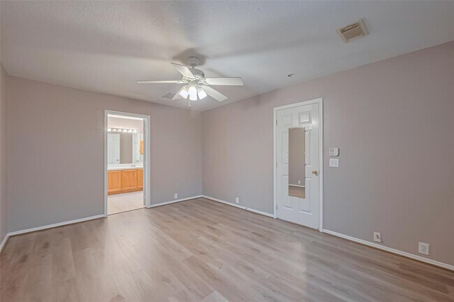 Building Photo - 4826 Cliffpoint Ct