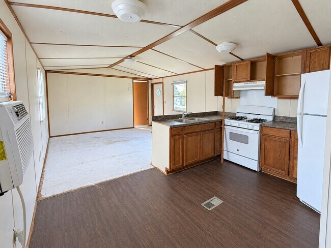 Building Photo - 207 Rainey St