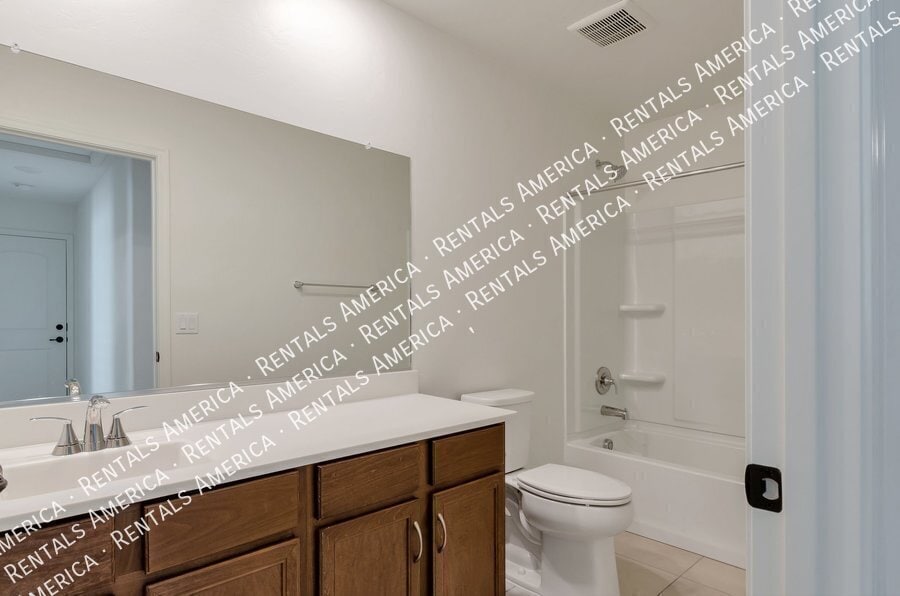 Building Photo - 9221 N Peridot Vis Ave