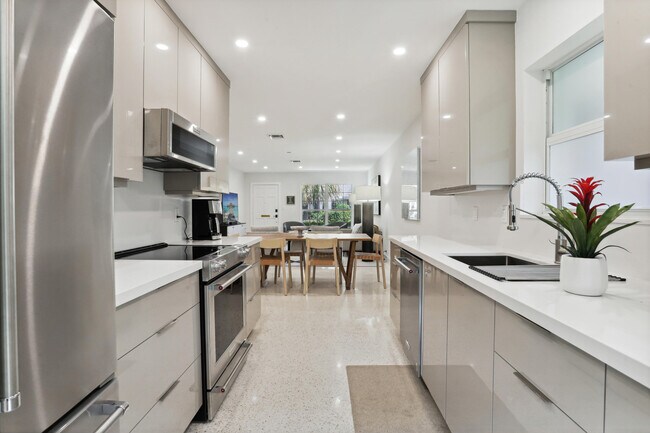 Building Photo - 1004 Langer Way