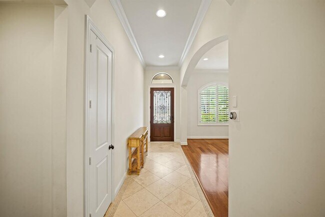Building Photo - 124 Detering St