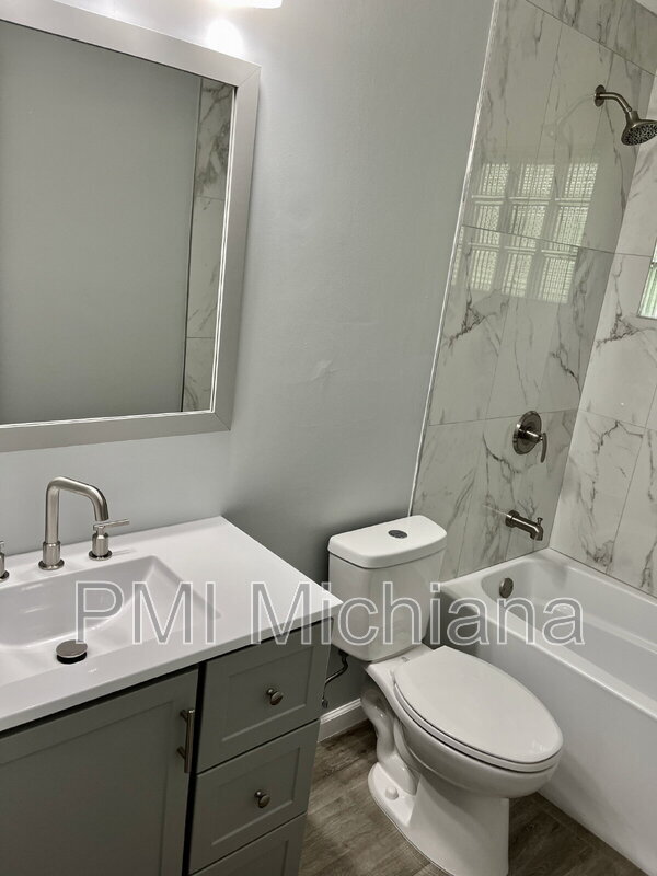 Building Photo - 3110 Voll Ln